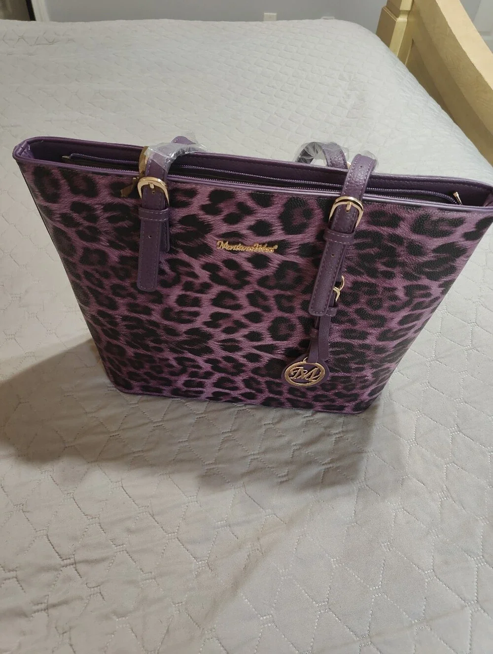 Montana West leopard print